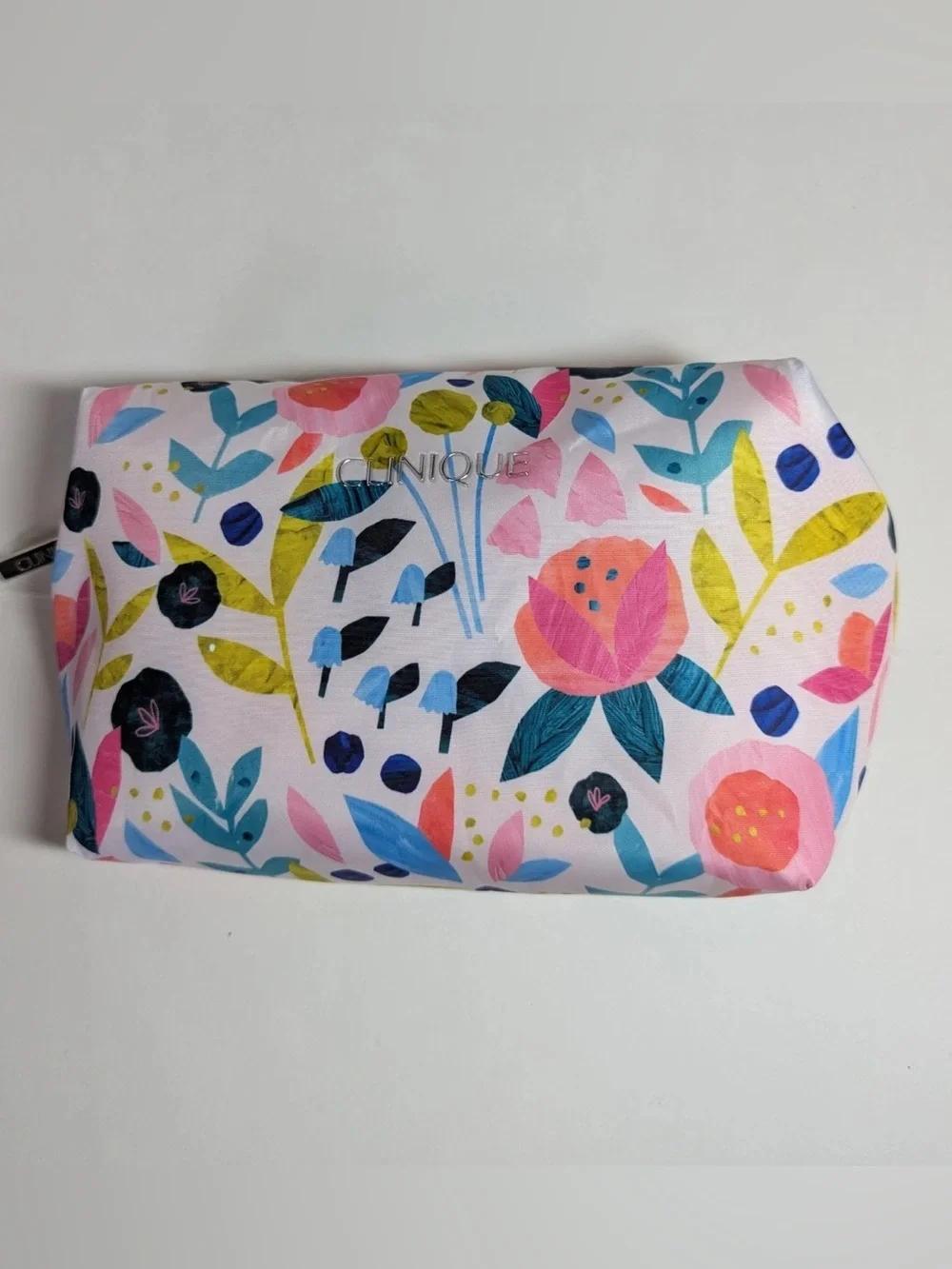 New Clinique Floral Makeup Bag - Pink, Blue & Green zippered pouch